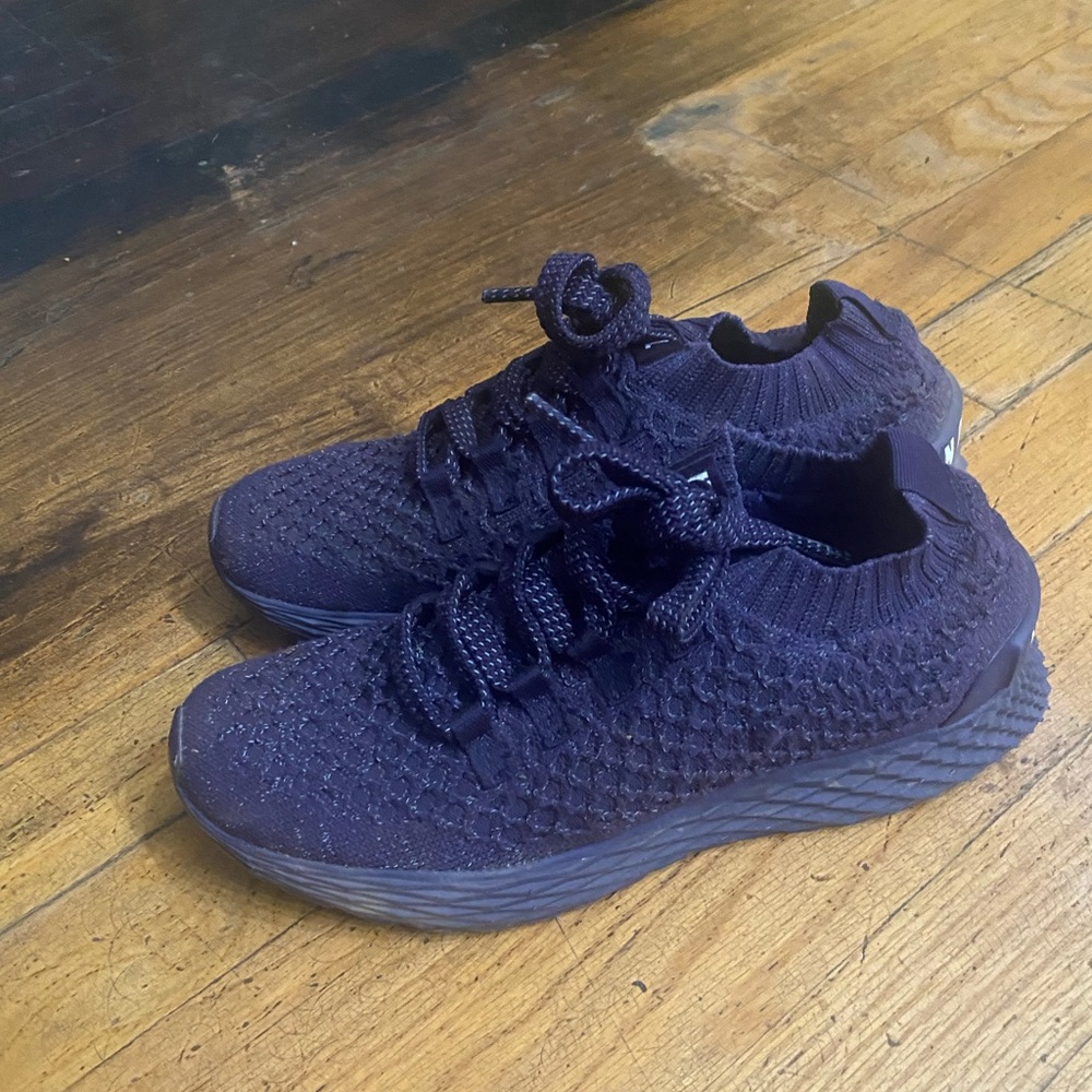 NoBull purple reflective knit runner